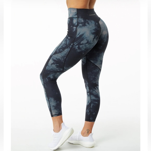 Alphalete Pants - Alphalete Surface Pocket Legging